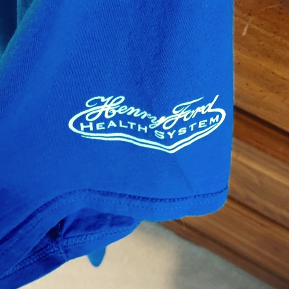 🌸Host Pick🌸MEN'S DETROIT PISTONS T-SHIRT - Picture 6 of 6